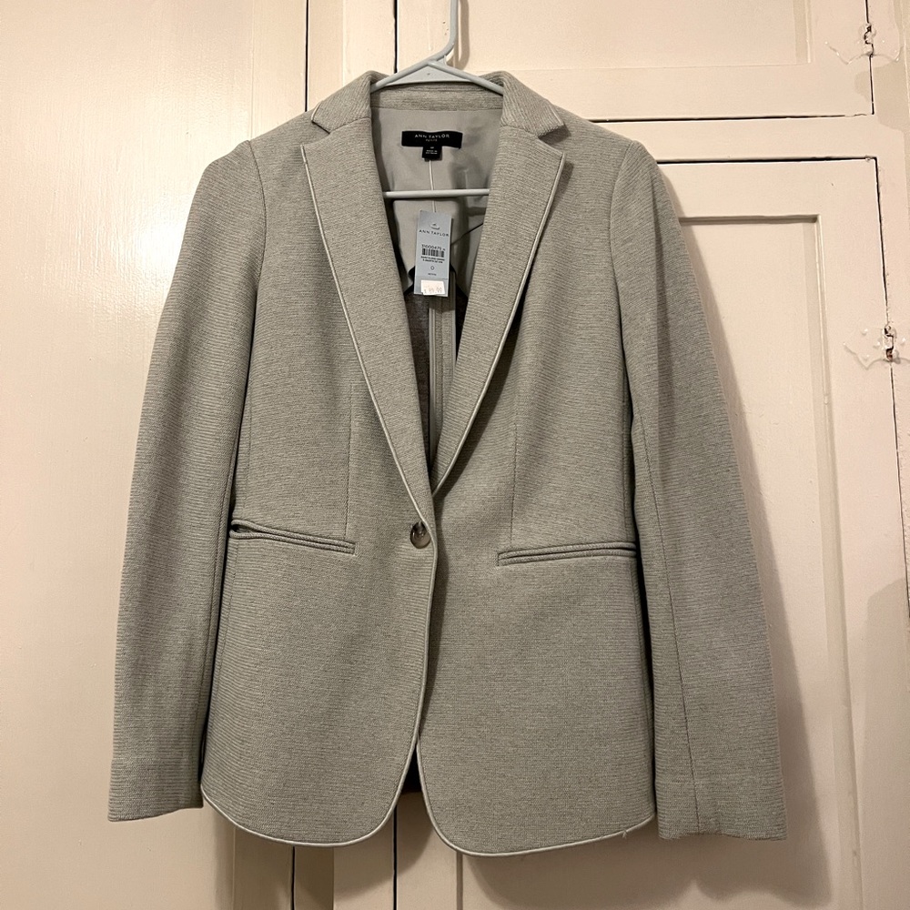 Ann Taylor Blazer. Brand New. Size S.